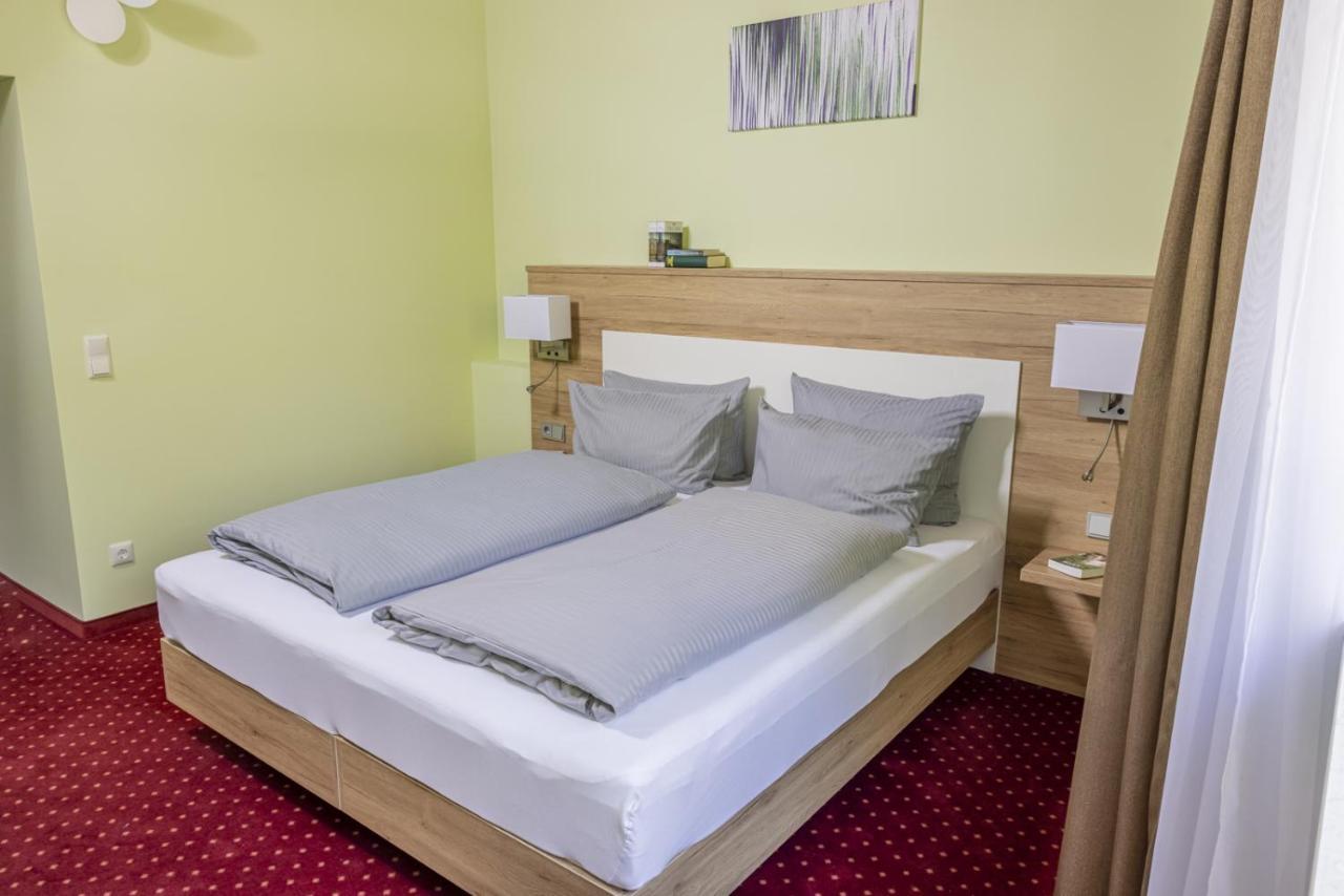 Hotel Konradp Holzkirchen Holzkirchen  Eksteriør billede
