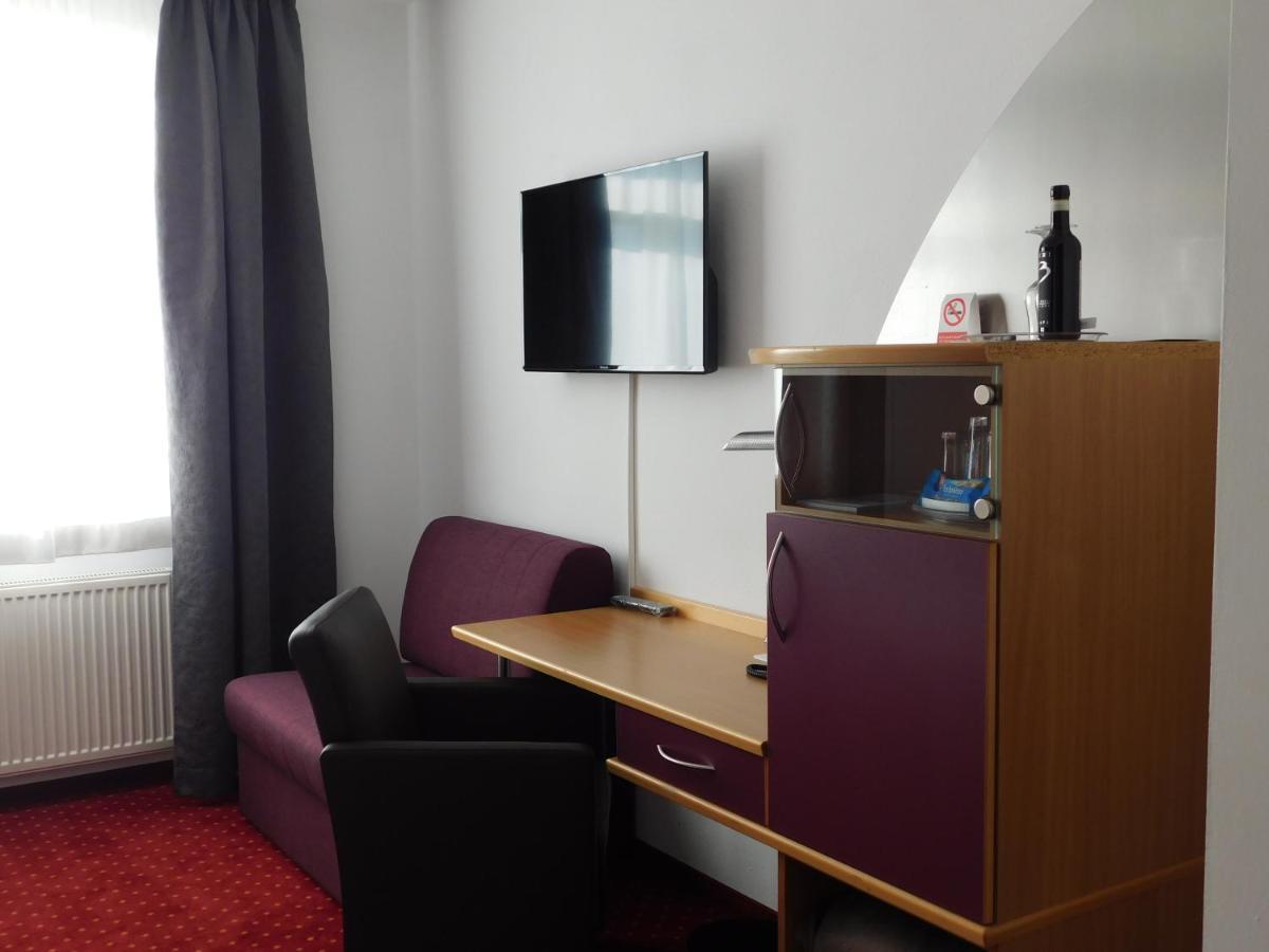 Hotel Konradp Holzkirchen Holzkirchen  Eksteriør billede