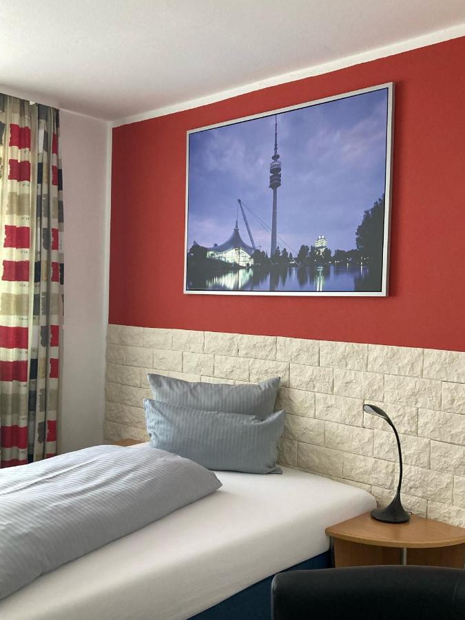 Hotel Konradp Holzkirchen Holzkirchen  Eksteriør billede