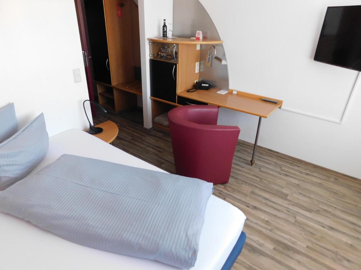 Hotel Konradp Holzkirchen Holzkirchen  Eksteriør billede
