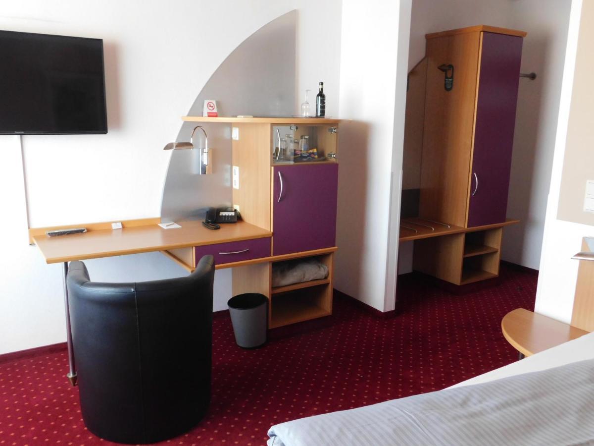 Hotel Konradp Holzkirchen Holzkirchen  Eksteriør billede