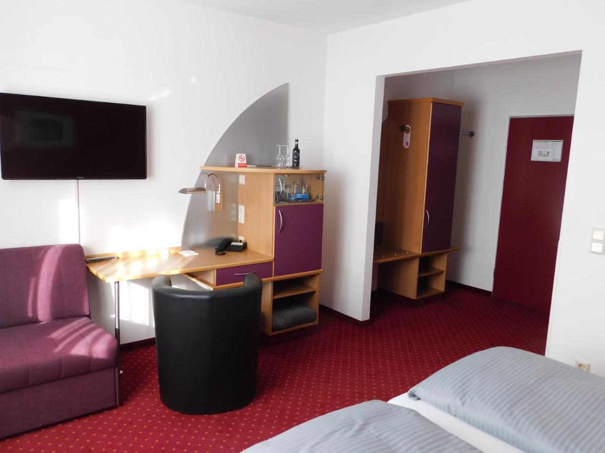 Hotel Konradp Holzkirchen Holzkirchen  Eksteriør billede