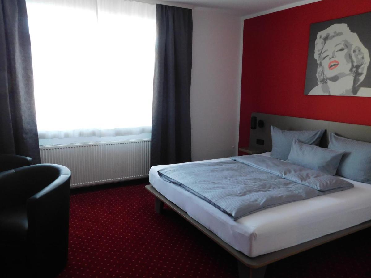 Hotel Konradp Holzkirchen Holzkirchen  Eksteriør billede