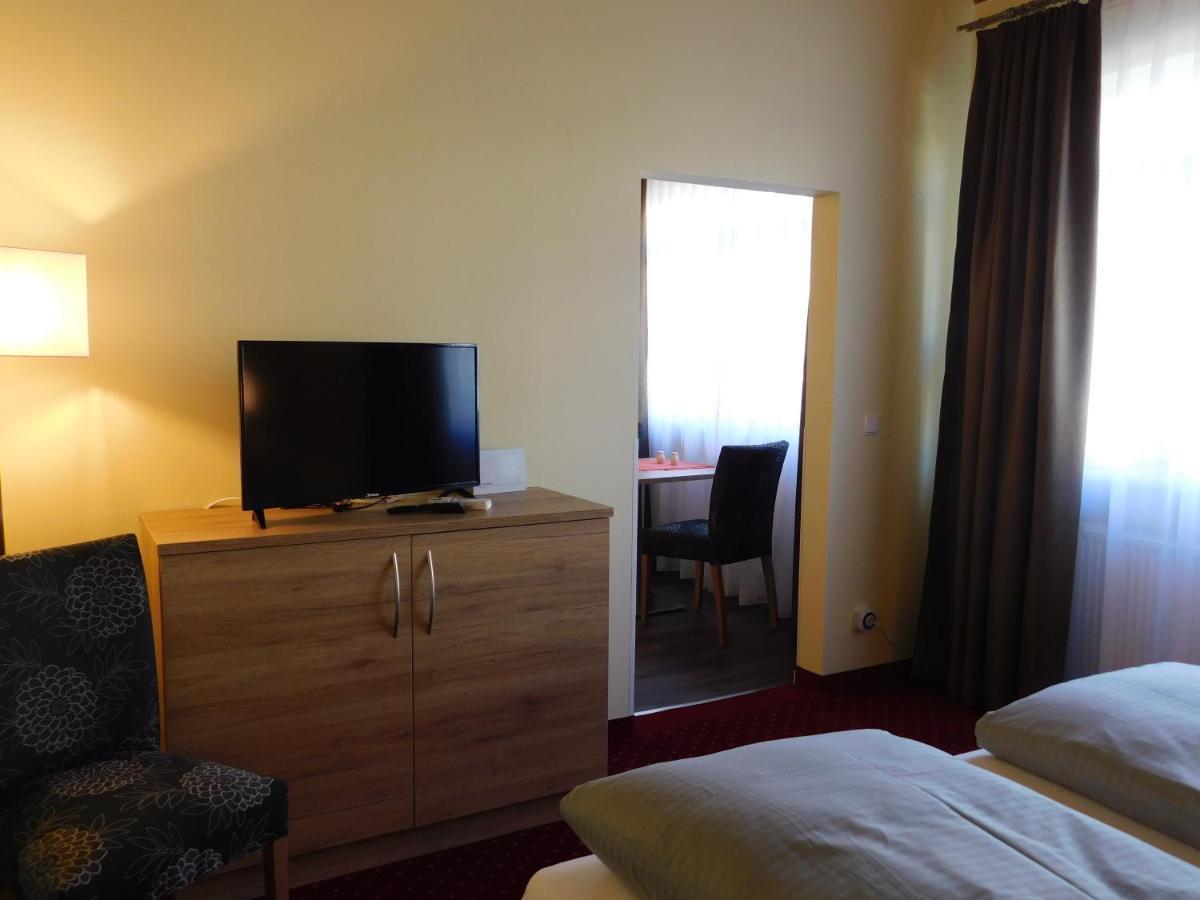 Hotel Konradp Holzkirchen Holzkirchen  Eksteriør billede