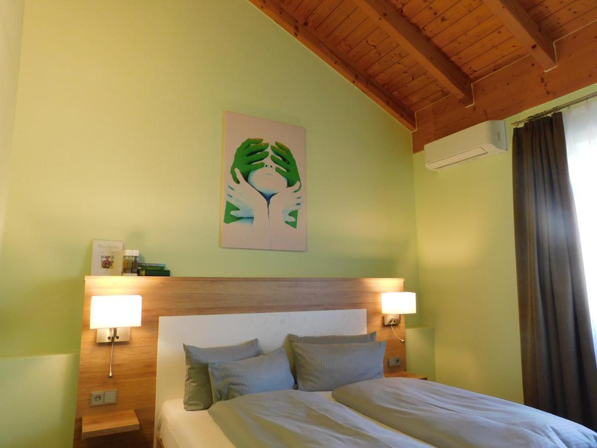Hotel Konradp Holzkirchen Holzkirchen  Eksteriør billede