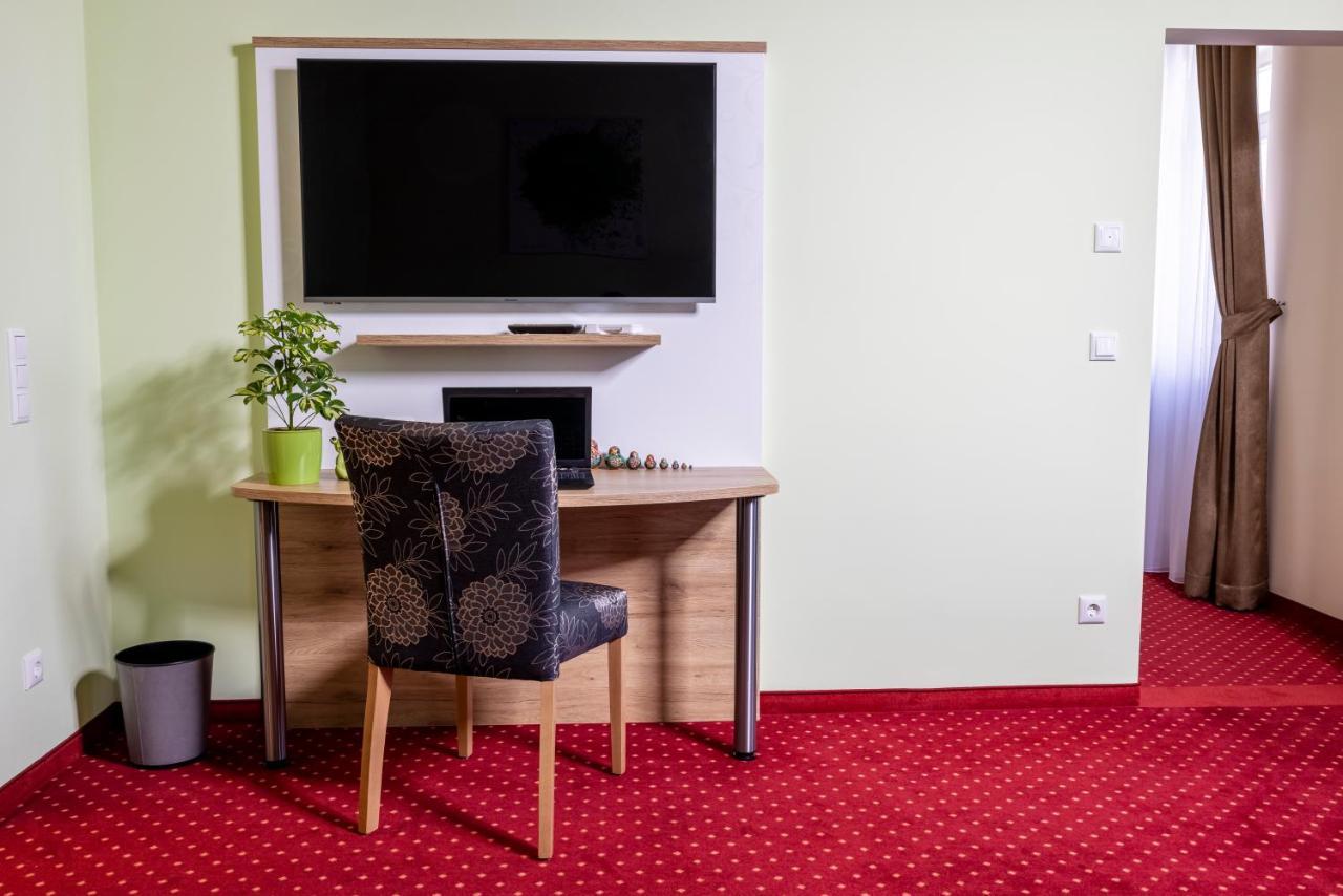 Hotel Konradp Holzkirchen Holzkirchen  Eksteriør billede