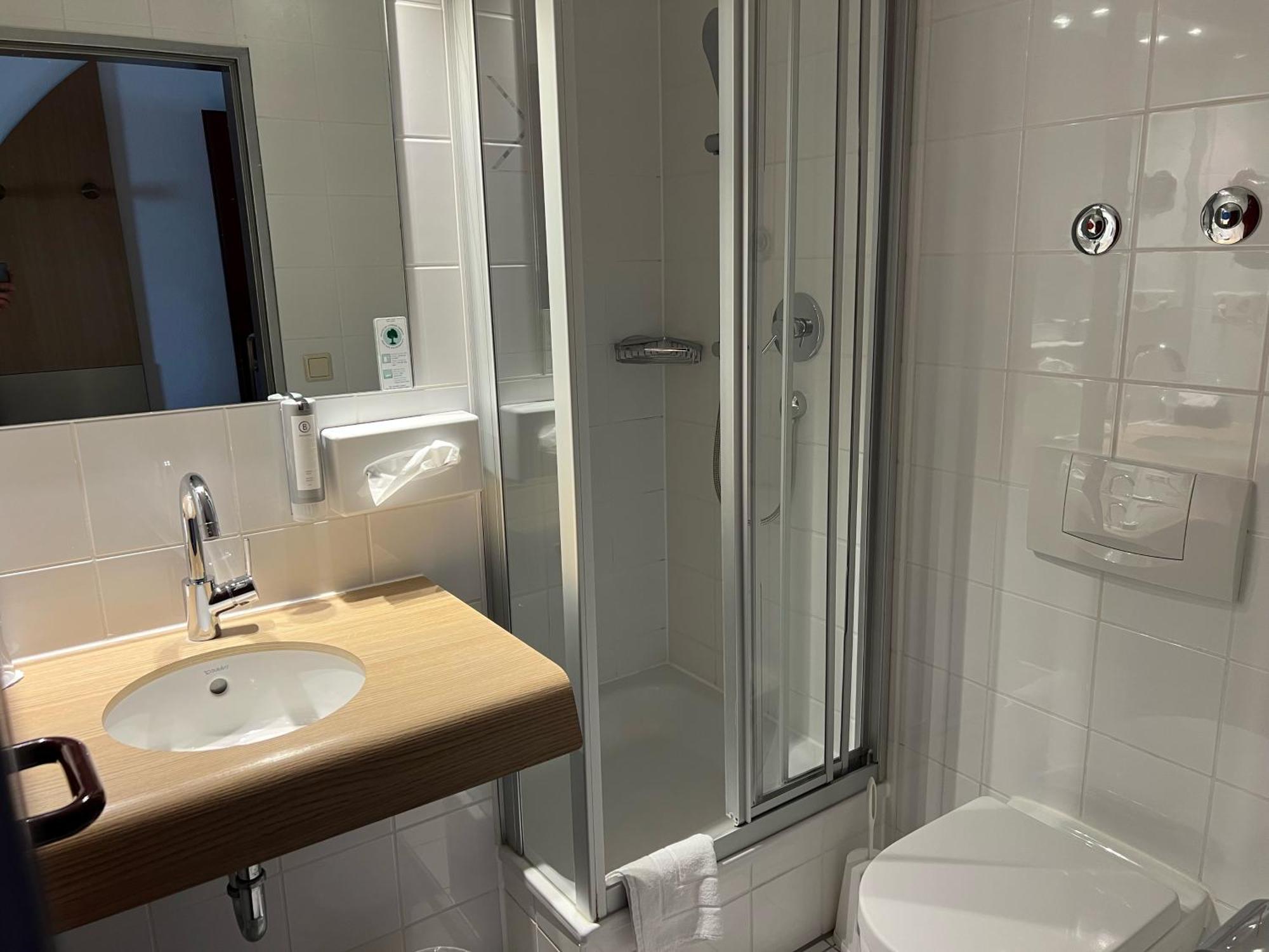 Hotel Konradp Holzkirchen Holzkirchen  Eksteriør billede