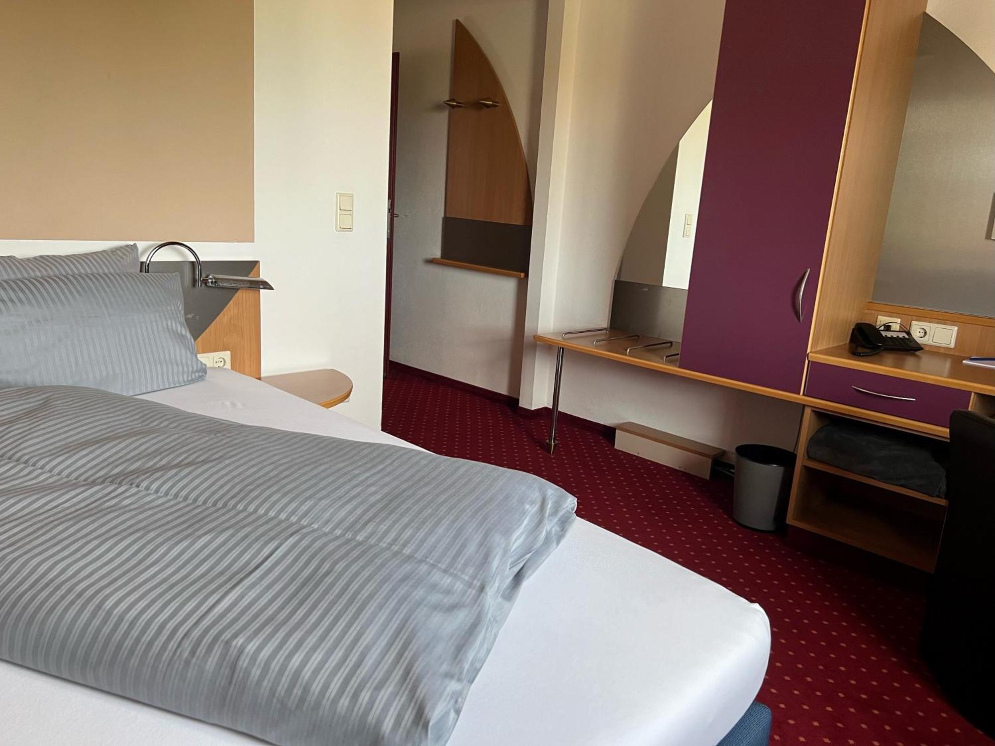Hotel Konradp Holzkirchen Holzkirchen  Eksteriør billede