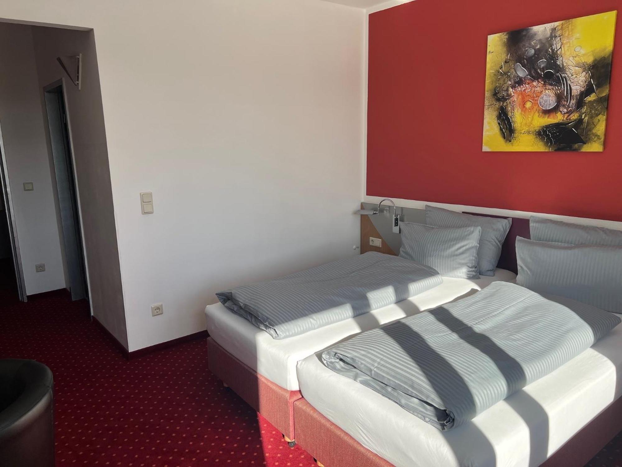 Hotel Konradp Holzkirchen Holzkirchen  Eksteriør billede